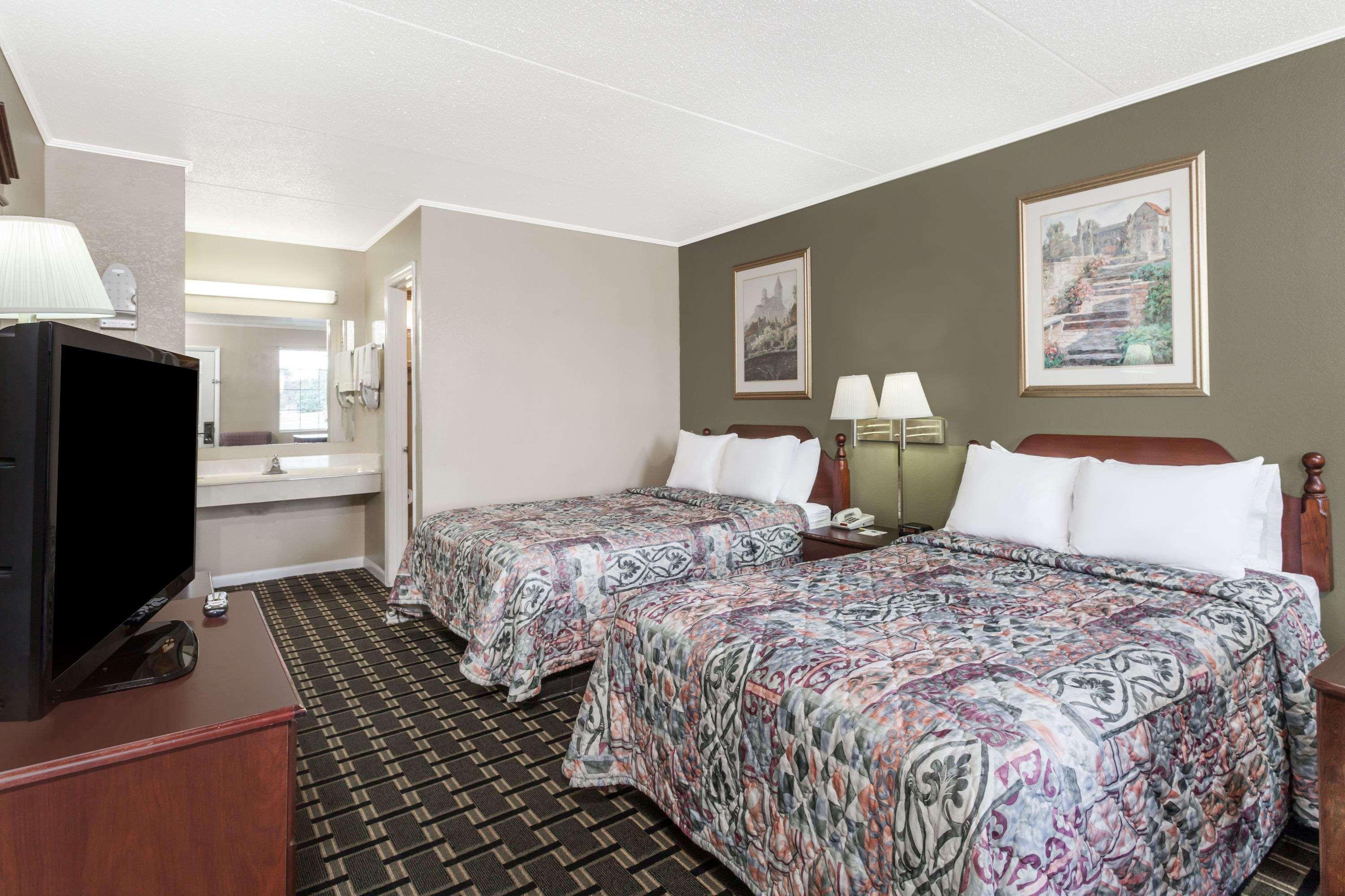 Days Inn By Wyndham Ленуар Сити Экстерьер фото